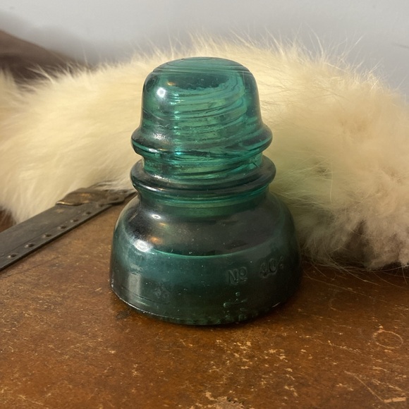 . Vintage Hemingray No. 40 Blue Glass Insulator - Picture 5 of 5